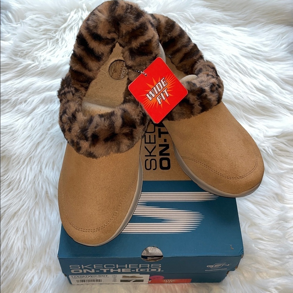 🆕 Skechers Slippers On The Go Joy Cozy Catch Slip-on Comfort Size 7 Wide